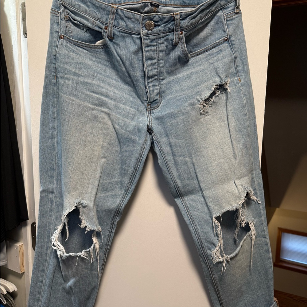American Eagle Outfitters Light Blue Distressed Boyfriend Jeans